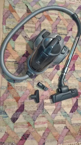 Aspirador de pó Electrolux 1600W modelo EAS 30.