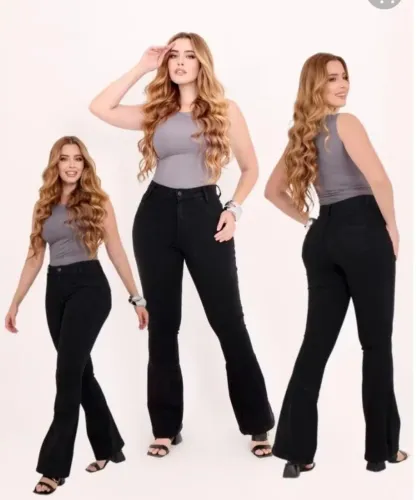 Calça Feminina Com Lycra Flare Boca de Sino Jeans Cintura Alta Com Lycra Levanta Bumbum