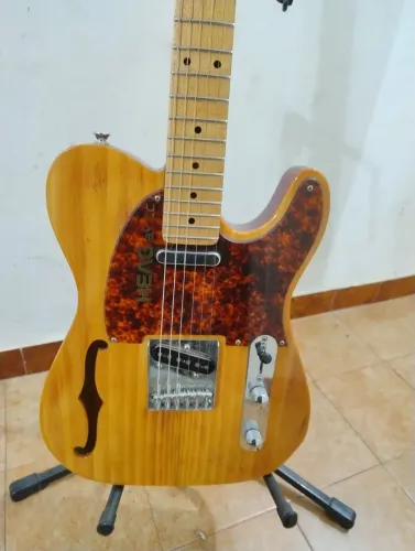Vendo Guitarra Telecaster Linda !!!