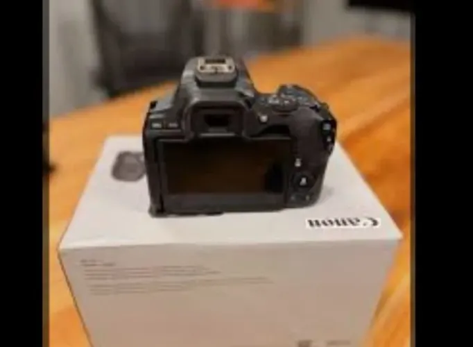 Canon SL3 novinha