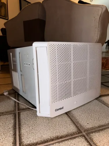 Ar-condicionado Consul 7.500 BTUs 220V praticamente novo
