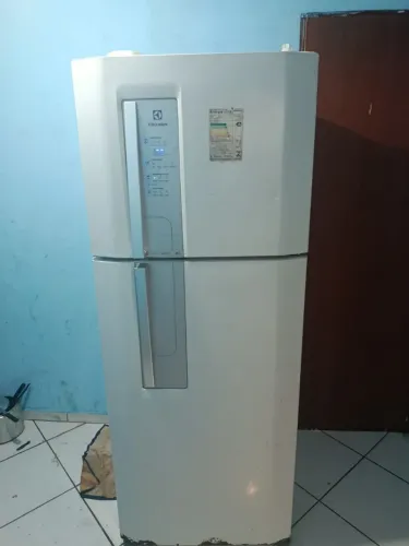 Vendo Geladeira e fogão.