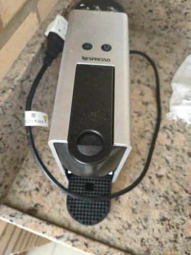 Cafeteira Nespresso Essenza Mini