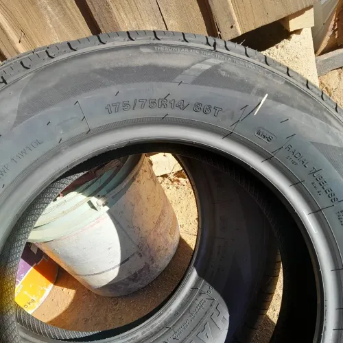 Pneu 14 novo par