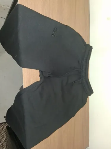 CALÇA PRETA MOLETOM