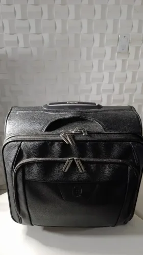 Maleta de Estética Profissional com Rodinhas e Puxador Retrátil