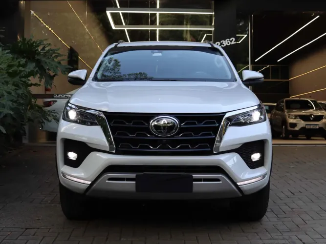 Toyota Hilux SW4 4X4 2.8 Diesel 2024