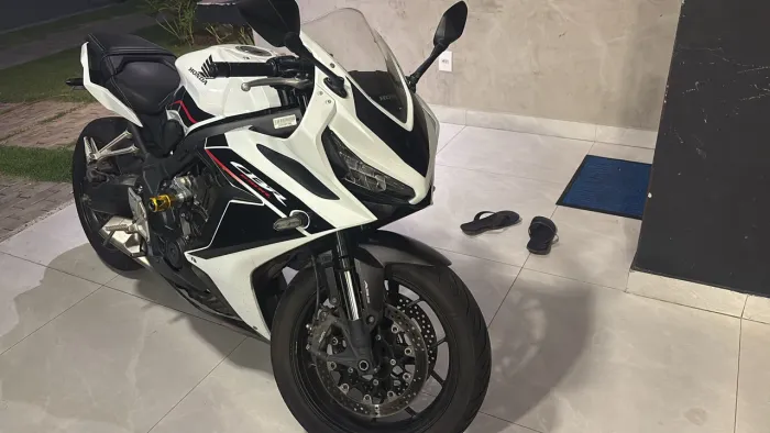 Vendo moto em perfeito estado nova nova top de linha número pra contato *94
