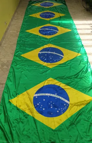 Bandeira do Brasil 5 panos tamanho 4,90 por 1,46 preço: 500 reais