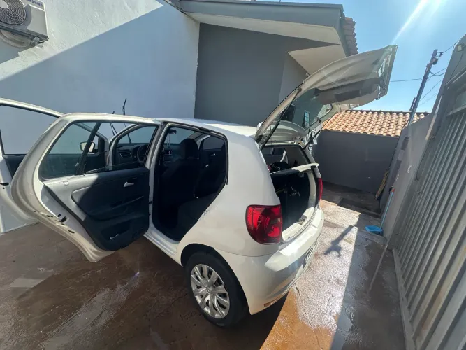 Volkswagen Fox 1.6 MI Total Flex 8V 5P 2013