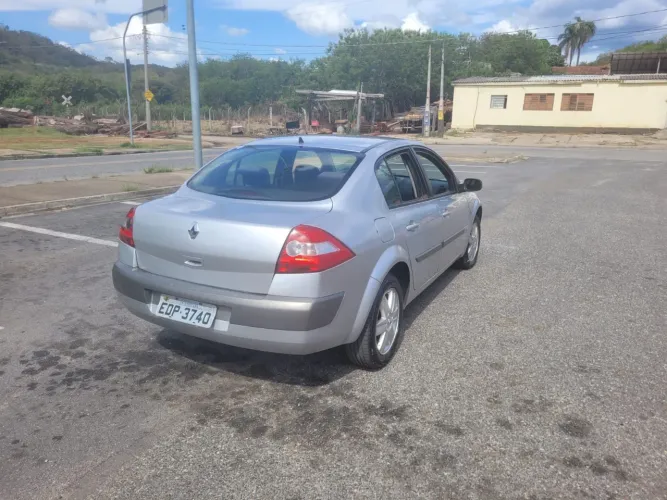 Renault Megane Sedan Dynamique Hi-flex 1.6 16V 2009