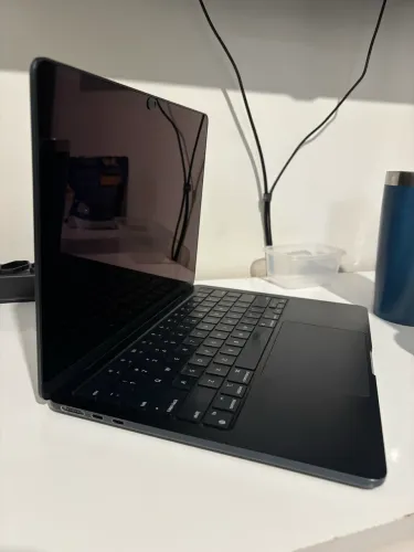 Macbook Air M2 - 8gb - 256gb (NEGOCIÁVEL / ENTREGA SOMENTE EM MÃOS SP E RJ)