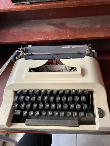 Máquina de escrever Remington Ipanema 60/70