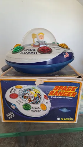 Brinquedo antigo - space ranger  Glasslite