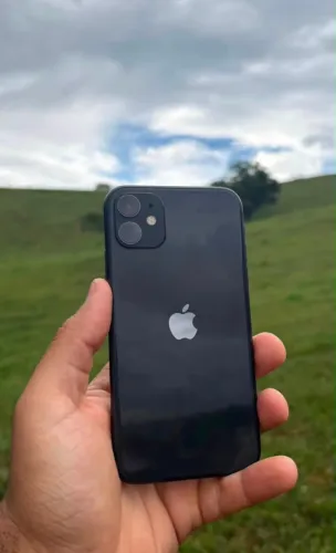 iPhone 11 preto 64GB
