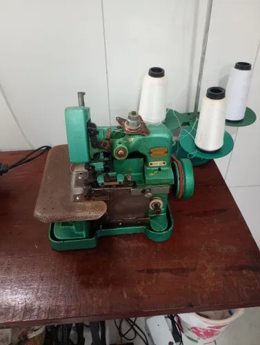 Máquina Overlock Semi Industrial