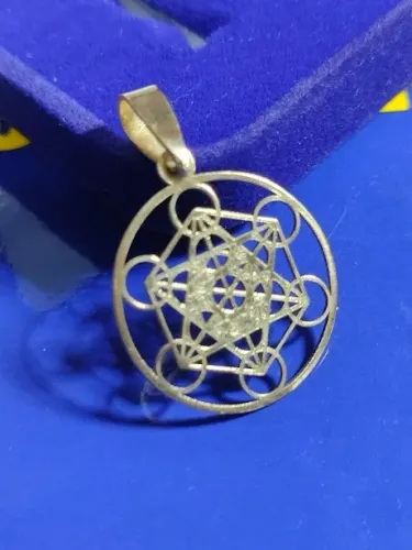Pingente Medratrom Ouro 18 Kilates Peso 2 Gramas 30 mm