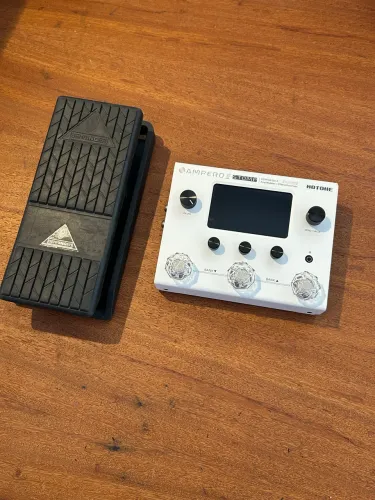 Pedaleira Ampero 2 stomps + pedal de volume behringer