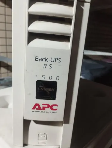Nobreak APC 1500 RS usado