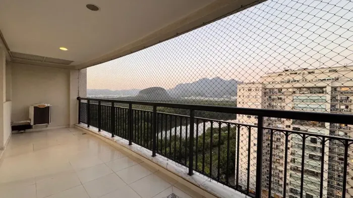 Imóvel para aluguel tem 78 metros quadrados com 2 quartos em Barra da Tijuca - Rio de Jane