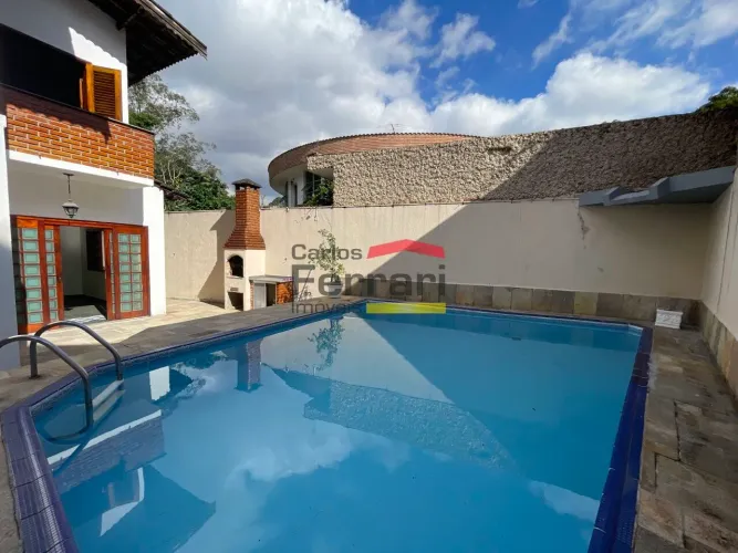 Sobrado para locação nas Palmas do Tremembé, 300 m2, 3 suítes, piscina e 4 vagas - Região