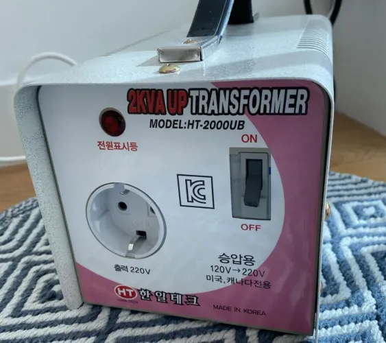 Transformador elevador de 5 kVA (120 V ? 220 V) modelo HT-5000UB