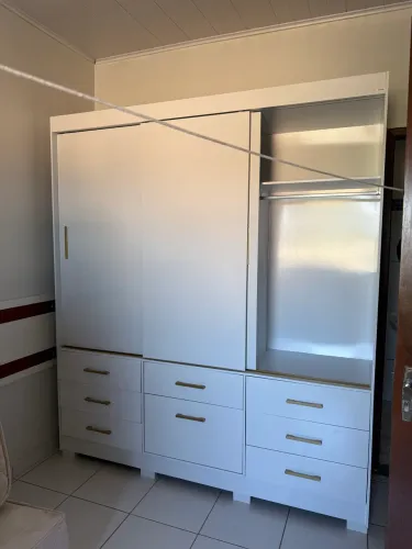 Vendo esse guarda-roupa