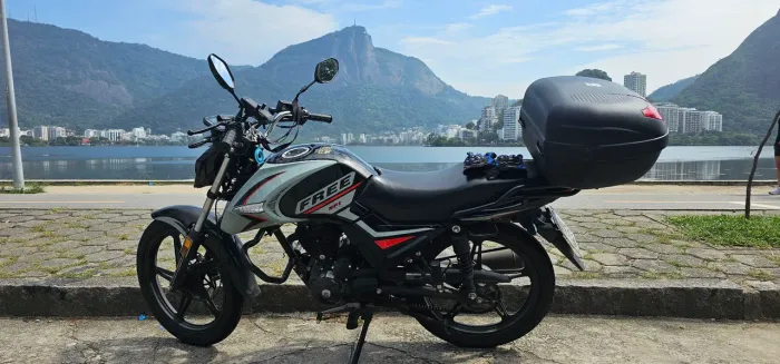 Moto muito nova