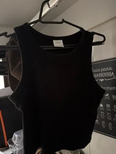 Roupas e acessórios 