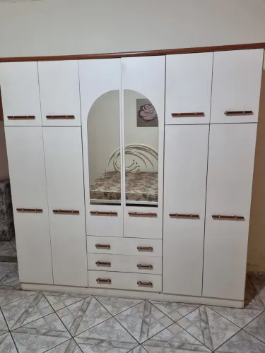 Vendo guarda roupa casal usado
