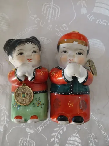 Bonecos em porcelana