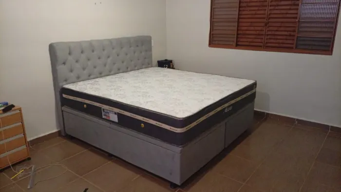 Cama completa colchão base baú cabeceira