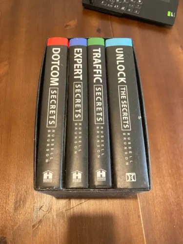 BOX RUSSELL BRUNSON - THE SECRETS TRILOGY - MARKETING DIGITAL