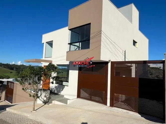 Casa no Residencial José Chequer, em Coimbra-MG.