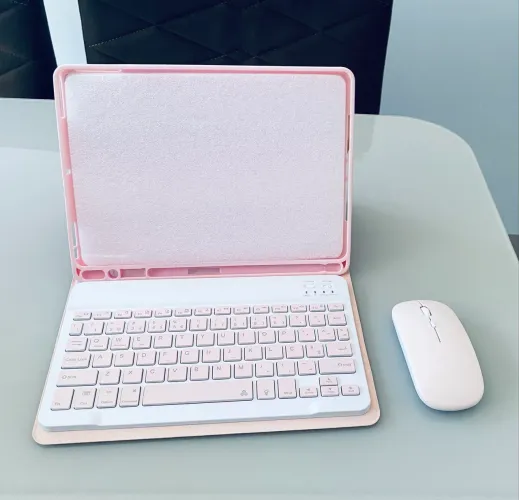 Capa com teclado para IPad