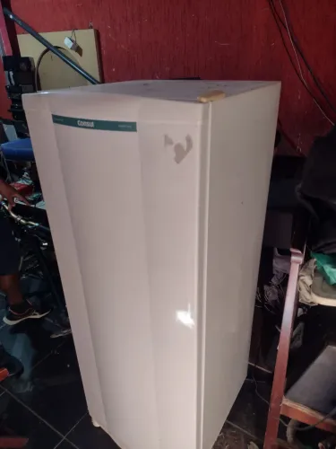 Vendo geladeira Consul em perfeito estado funcionando tudo certinho