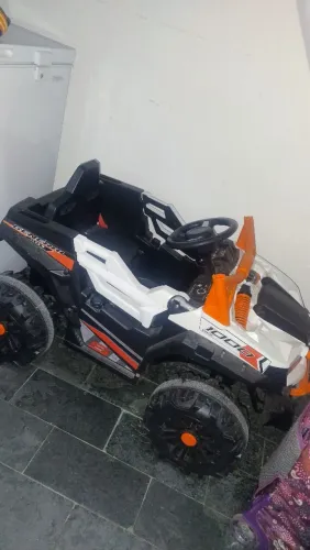 Carro elétrico infantil