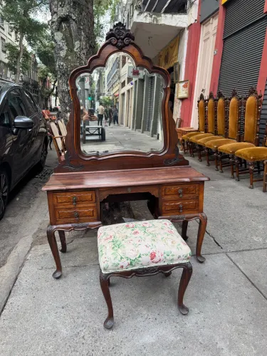 Penteadeira Antiga com banqueta