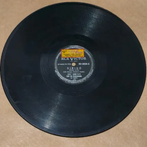 Disco goma-laca 78 rpm Luiz Gonzaga - Légua Tirana / Seridó