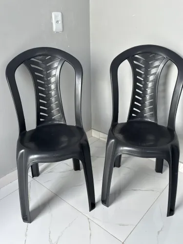 Vendo Cadeira(s) plástico