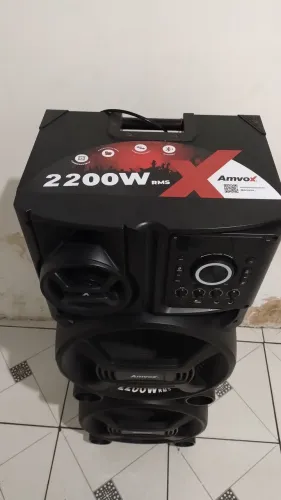 Caixa de som  potente 4 mês de uso