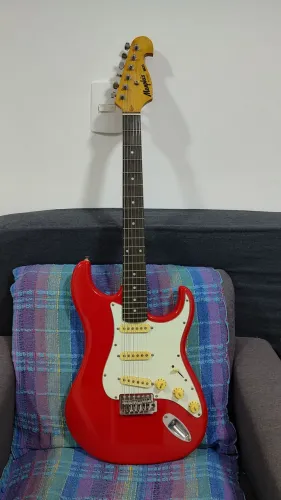Guitarra Strato Tagima