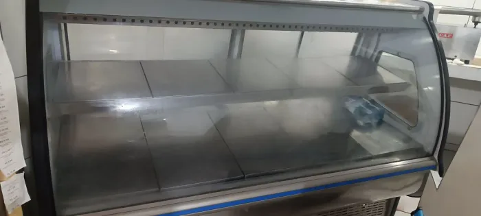 Balcão de frios e aviário