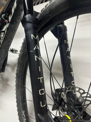 Suspensao manitou machete comp