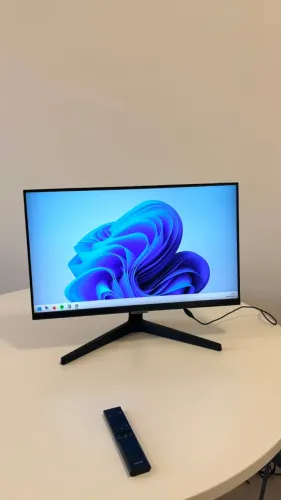 Smart Monitor Samsung 24" FHD, Tizen?, Tap View, HDMI, Bluetooth, HDR, M5