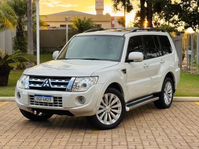 Mitsubishi Pajero HPE Full 3.2 4X4 T.i.dies. 5P AUT 2014