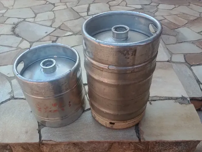 1 barril de Chopp vazio de 20 Lt 1 barril de chopp de 10 Lt