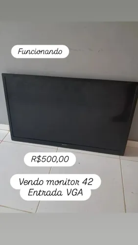 Vendo Monitor 42 polegadas ( não é smart) ENTRADA VGA APENAS. ( HDMI COM PROBLEMA)