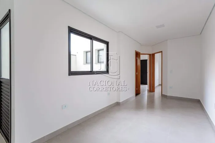 Apartamento Sem Condomínio | 2 Dormitórios com Suíte | Elevador | Jardim do Estádio - Sant