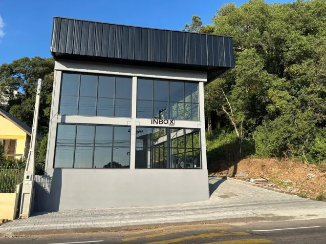 INBOX CIA IMOBILIÁRIA ALUGA,SALA EM BENTO GONÇALVES NO BAIRRO SANTA MARTA